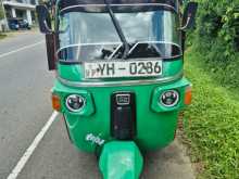 Bajaj RE 205 2010 Three Wheel