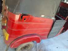 Bajaj RE 205 2011 Three Wheel