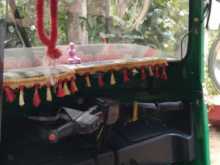 https://riyasewana.com/uploads/bajaj-re-205-2011-2216345812913.jpg