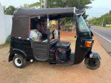 Bajaj RE 205 2011 Three Wheel