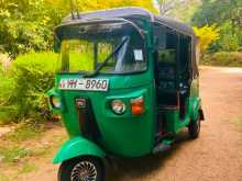 Bajaj RE 205 2012 Three Wheel