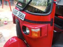 Bajaj RE 205 2012 Three Wheel