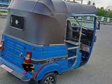 Bajaj RE 205 2015 Three Wheel
