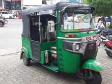 https://riyasewana.com/uploads/bajaj-re-205-2017-1214314612032.jpg