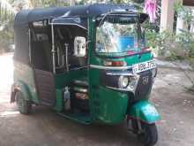 Bajaj RE 205 2017 Three Wheel