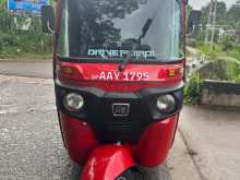 Bajaj RE 205 2017 Three Wheel
