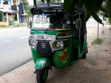 Bajaj RE 205 2017 Three Wheel