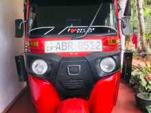 Bajaj RE 205 2018 Three Wheel