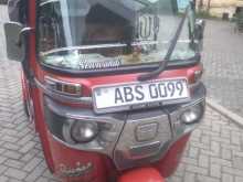 Bajaj RE 205 2018 Three Wheel
