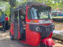 Bajaj RE 205 2018 Three Wheel