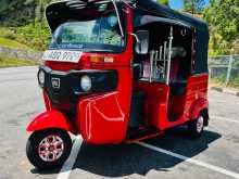Bajaj RE 205 2018 Three Wheel