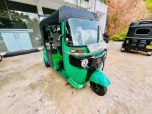 Bajaj RE 205 2017 Three Wheel