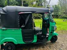 Bajaj RE 205 2011 Three Wheel