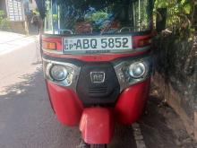 Bajaj RE 205 2018 Three Wheel