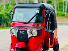 Bajaj RE 205 2017 Three Wheel