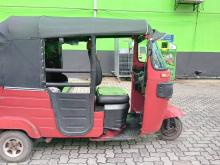 Bajaj RE 205 2018 Three Wheel
