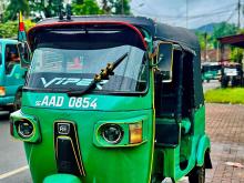 Bajaj RE 205 2012 Three Wheel