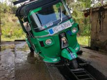 Bajaj RE 205 2011 Three Wheel