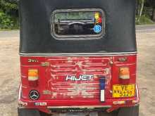 https://riyasewana.com/uploads/bajaj-re-205-271128084952.jpg