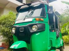 Bajaj RE 205 2015 Three Wheel