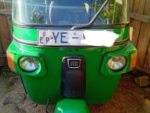 Bajaj RE 205 2010 Three Wheel