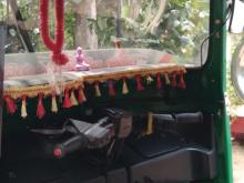 https://riyasewana.com/uploads/bajaj-re-205-2719243617465.jpg