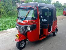 Bajaj RE 205 2017 Three Wheel