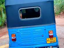https://riyasewana.com/uploads/bajaj-re-205-291131014163.jpg