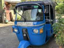 Bajaj RE 205 2010 Three Wheel