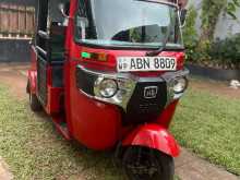 https://riyasewana.com/uploads/bajaj-re-205-41143284902.jpg