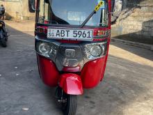 Bajaj RE 205 2019 Three Wheel