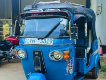 Bajaj RE 205 2010 Three Wheel