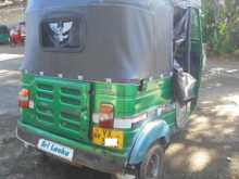 https://riyasewana.com/uploads/bajaj-re-205-7165211535.jpg