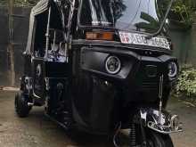 https://riyasewana.com/uploads/bajaj-re-205-722453822063.jpg