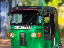 Bajaj RE 205 2011 Three Wheel