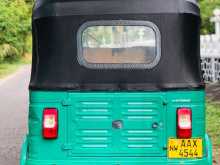 https://riyasewana.com/uploads/bajaj-re-205-81814044123.jpg