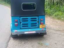 https://riyasewana.com/uploads/bajaj-re-282159114593.jpg