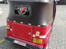 https://riyasewana.com/uploads/bajaj-re-4-116440717445.jpg