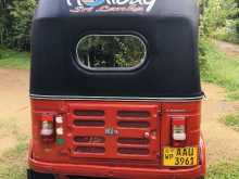 https://riyasewana.com/uploads/bajaj-re-4-23623134303.jpg