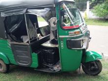 https://riyasewana.com/uploads/bajaj-re-4855486735.jpg