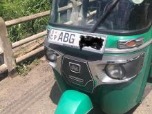 Bajaj RE 2015 Three Wheel