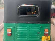 https://riyasewana.com/uploads/bajaj-re175-4stroke-241757114712.jpg