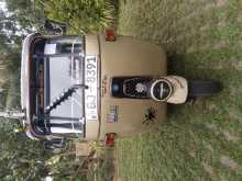 https://riyasewana.com/uploads/bajaj-re2-282219324622.jpg