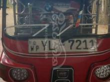Bajaj RE 205 2011 Three Wheel