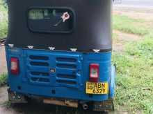 https://riyasewana.com/uploads/bajaj-re205-146534522532.jpg