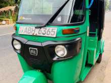 https://riyasewana.com/uploads/bajaj-re205-161339014692.jpg