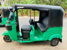 https://riyasewana.com/uploads/bajaj-re205-161340156534.jpg
