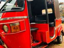 https://riyasewana.com/uploads/bajaj-re205-171157114893.jpg