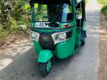 https://riyasewana.com/uploads/bajaj-re205-181036444853.jpg