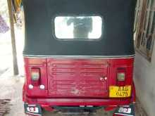 https://riyasewana.com/uploads/bajaj-re205-191303554322.jpg
